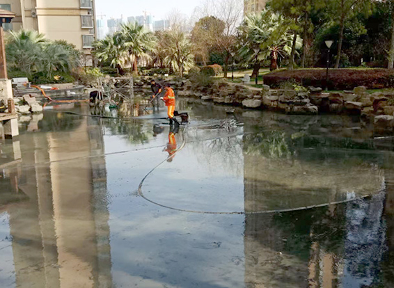 富源景观池淤泥清理